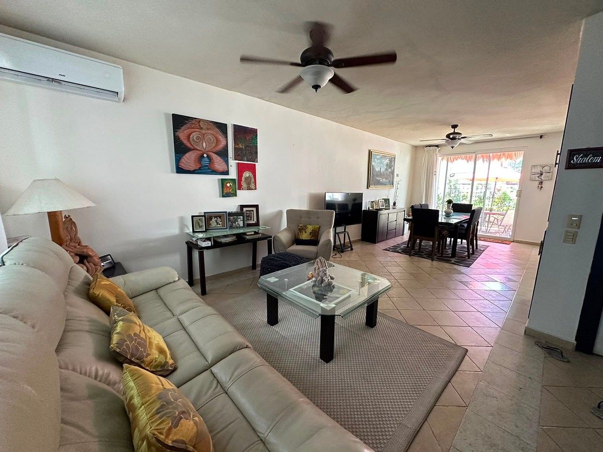 À VENDA - CASA DE 3 QUARTOS EM SM 39, foto 1 de 50