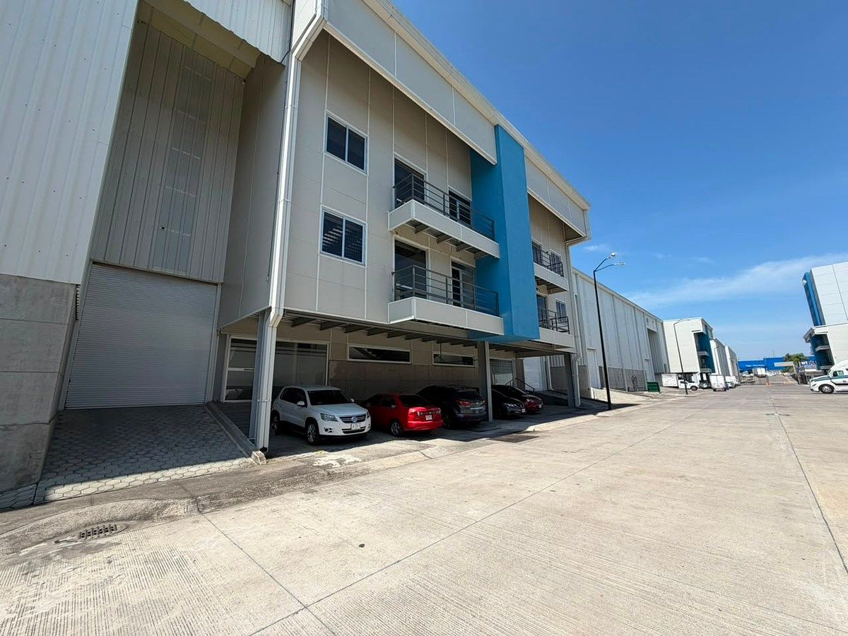 Bodega comercial en San José del Bajío, Zapopan, foto 9 de 12