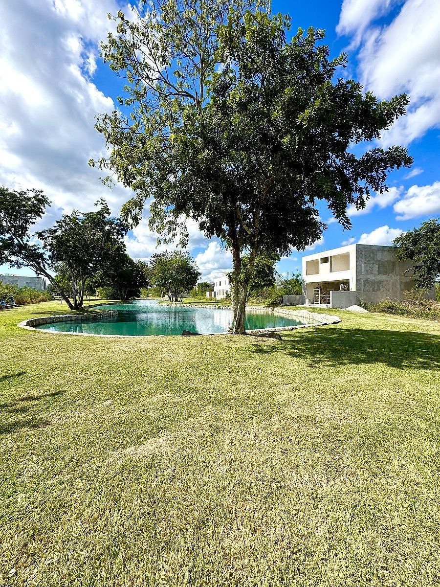 Corner lot with lake view, photo 1 of 1