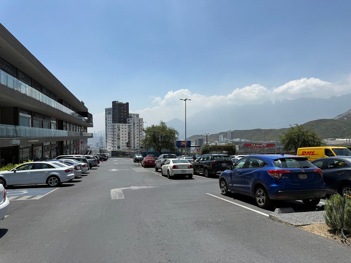 Retail Space in Colinas de San Jerónimo, Monterrey, photo 4 of 6