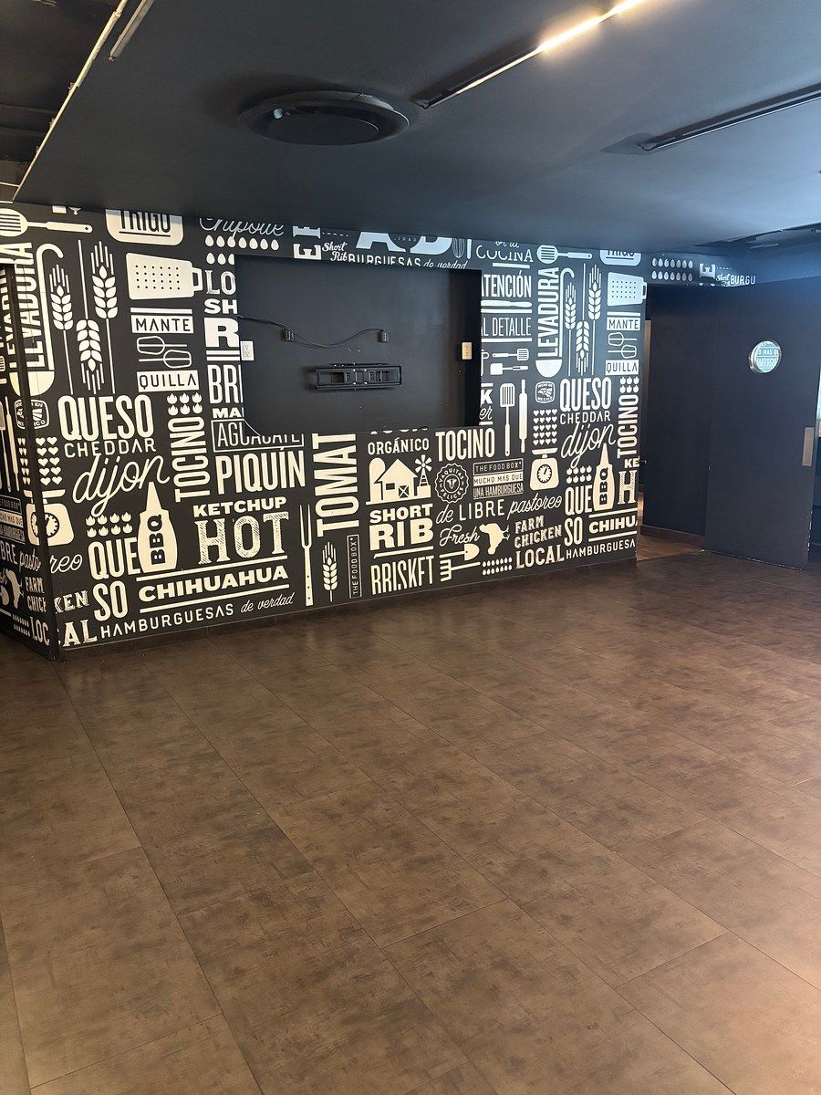 Retail Space in ZEDEC Santa Fe, Álvaro Obregón, photo 3 of 18