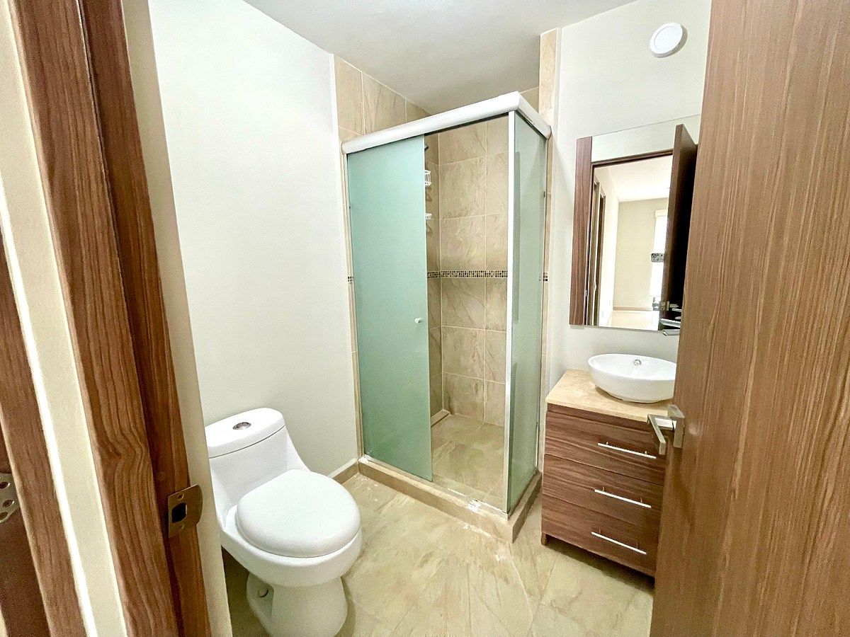 Baño secundario, foto 10 de 16