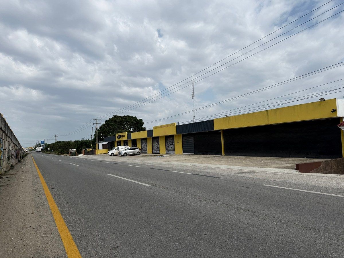 Commercial premises of 544 m2 for rent on the International Highway, photo 1 of 8
