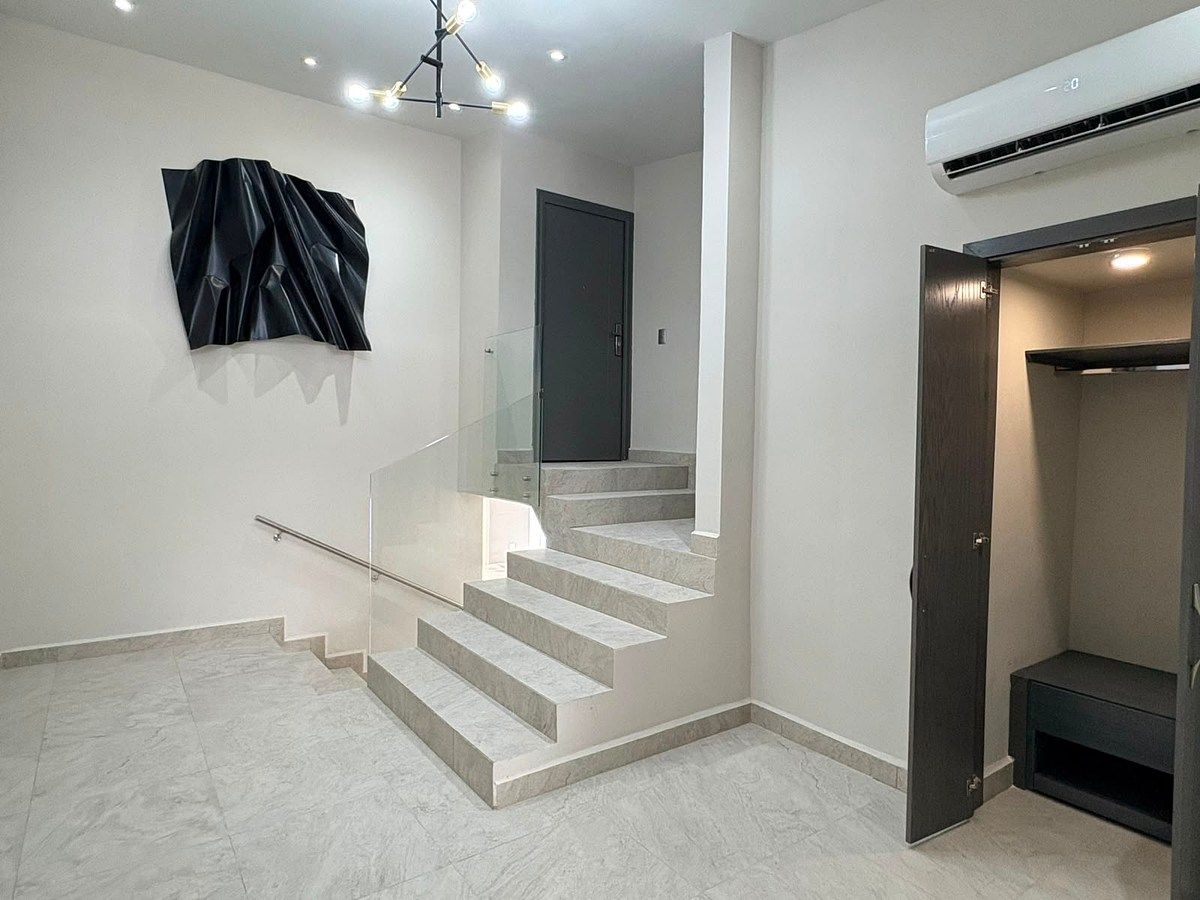 House in Las Cumbres 4 Sector C, Monterrey, photo 3 of 17