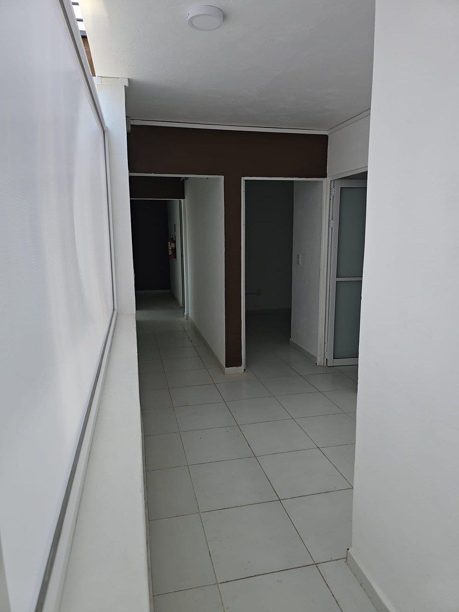 House with Commercial Use in Residencial La Soledad, Tlaquepaque, photo 3 of 8