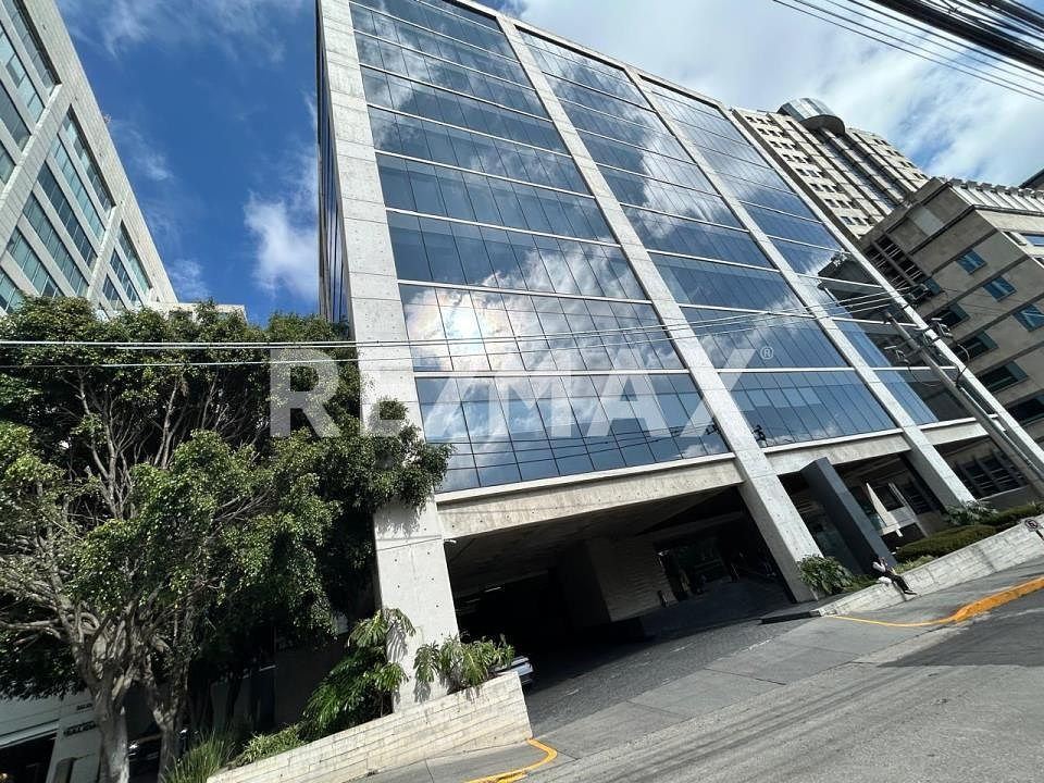 Escritório à Venda no Paseo de las Lomas 687192, foto 1 de 27