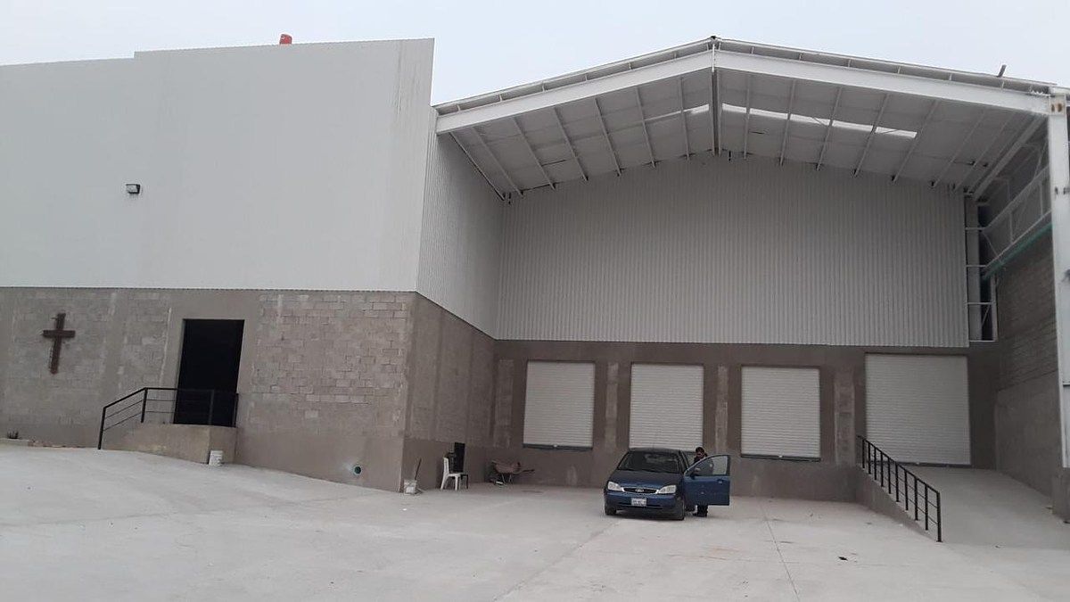 Bodega con 3 andenes y oficinas, foto 1 de 3