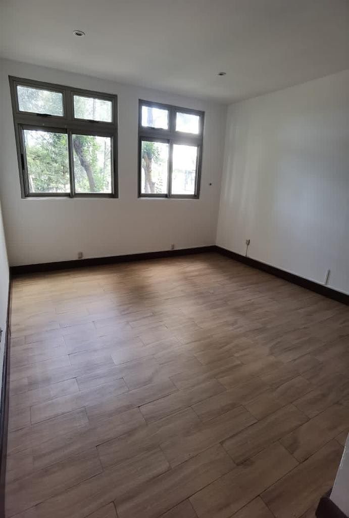 Apartamento en 10, Guatemala, foto 3 de 18