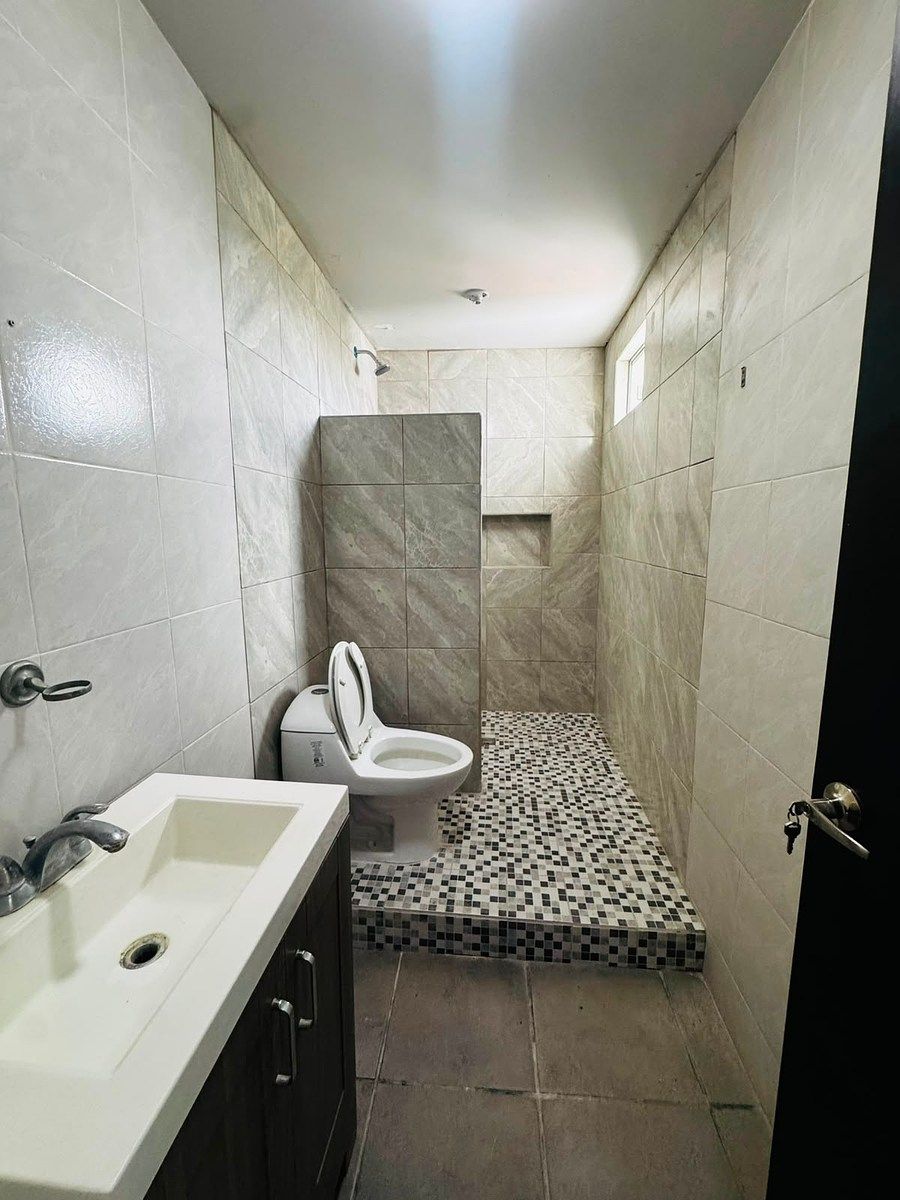 Baño Principal, photo 13 of 21