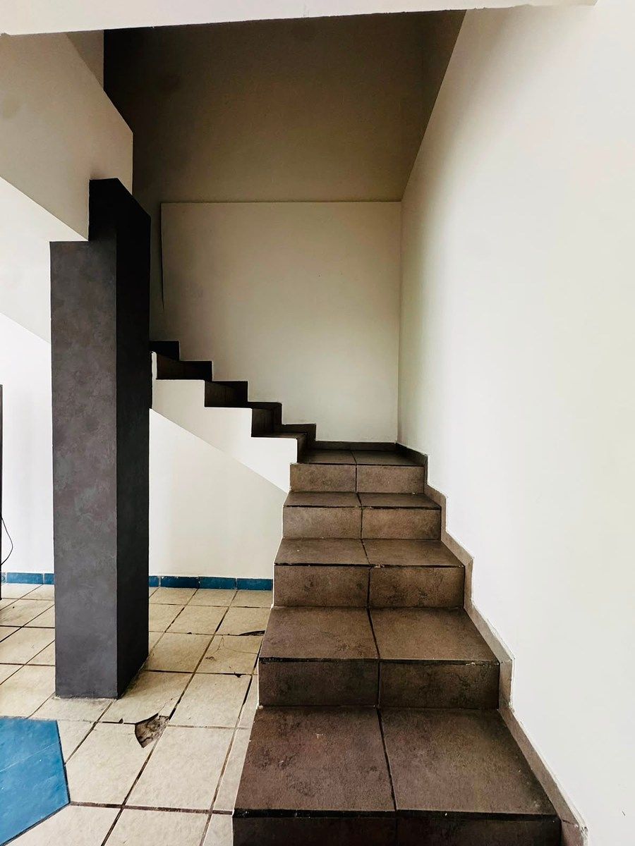 Acceso a planta alta, photo 14 of 21