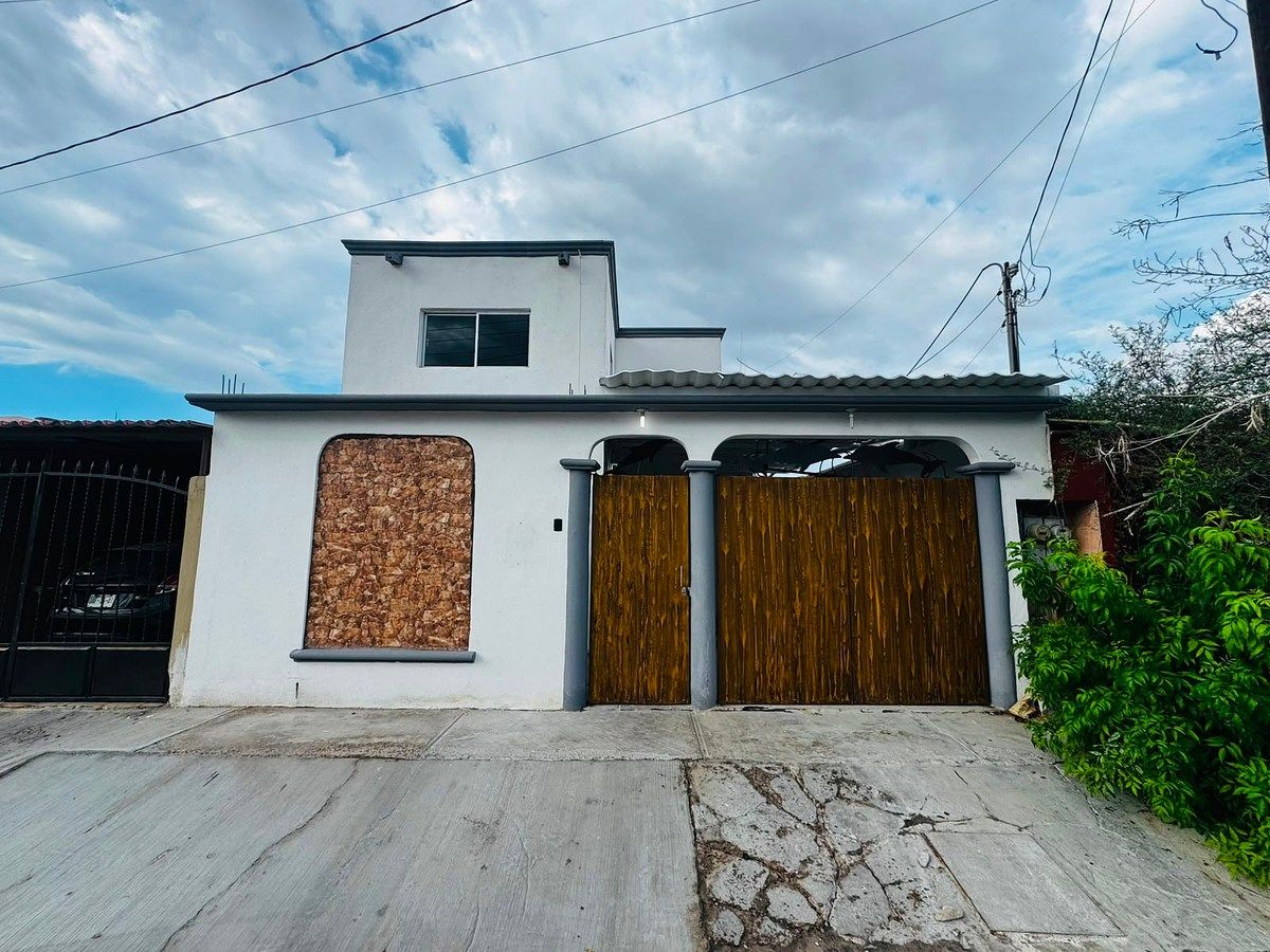 Fachada, photo 1 of 21