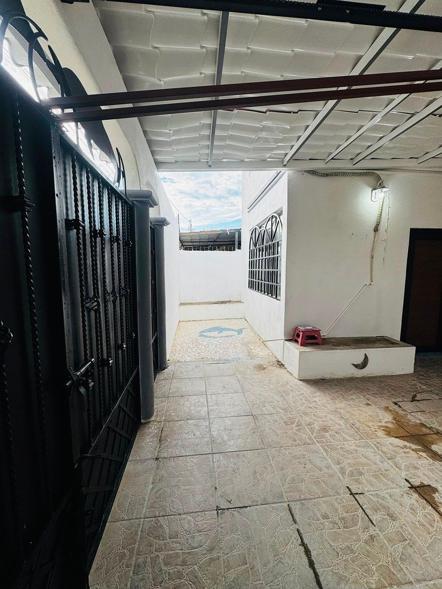 Patio de enfrente, photo 20 of 21