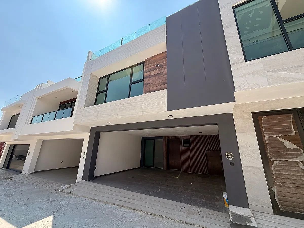 HOUSE FOR SALE EL DIAMANTE, SOUTH EAST SIDE - TUXTLA GTZ, photo 1 of 12