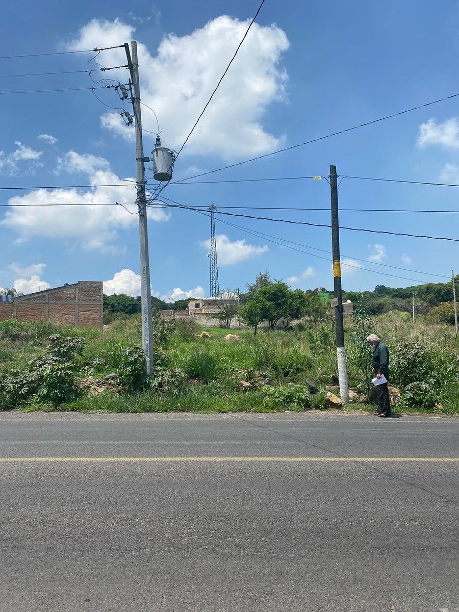 Terreno plano en venta en Tonalá, sobre avenida, uso mixto, foto 1 de 11
