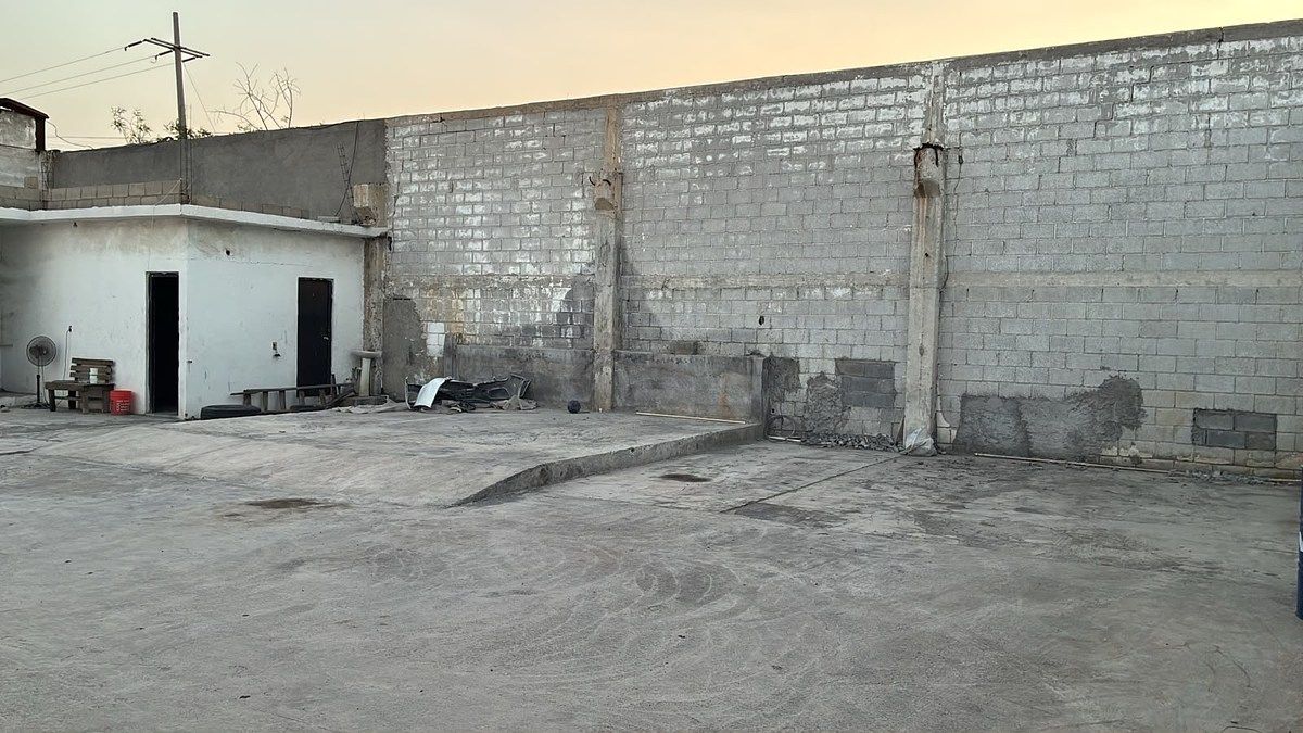 Galpão comercial em Arco Vial, García, foto 2 de 6