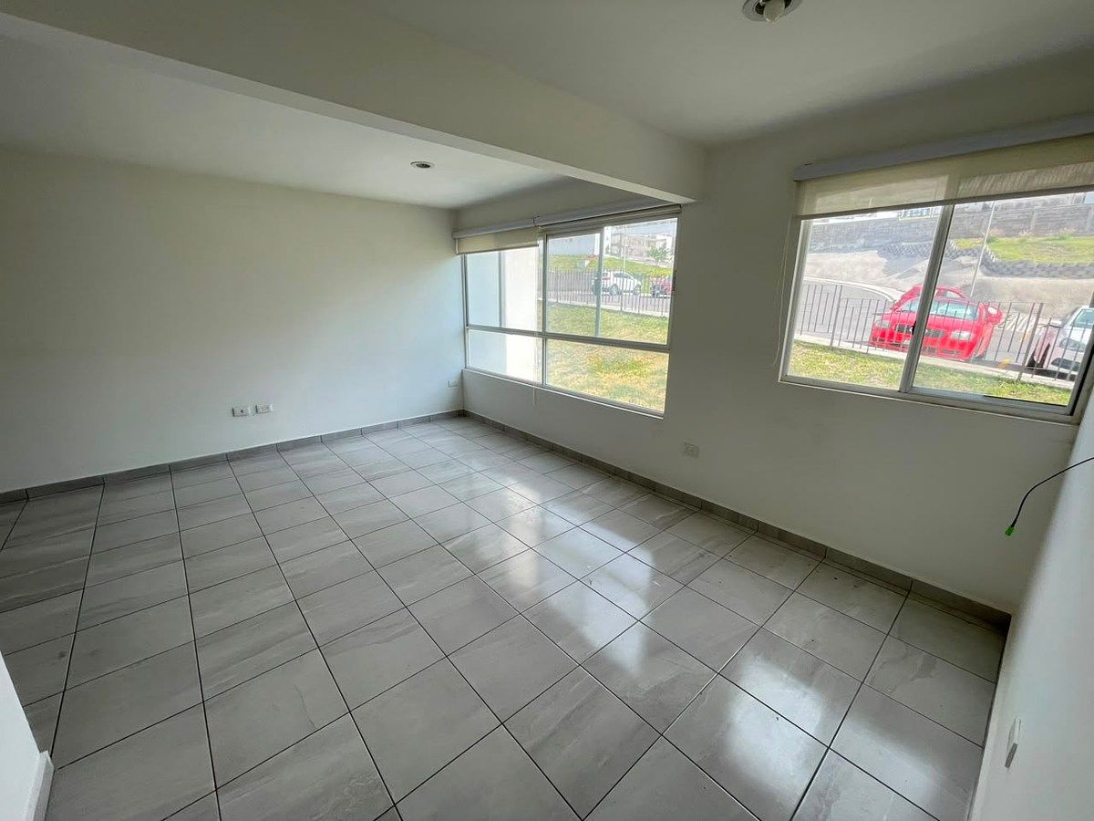 Apartamento para alugar em Privalia Ambienta, Nível de estacionamento, foto 1 de 12
