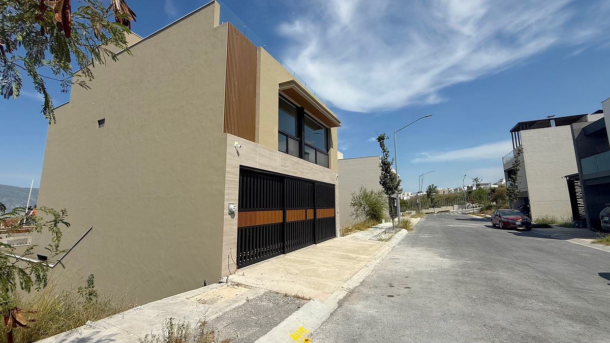 Casa em Cumbres Magnolia, Monterrey, foto 3 de 26