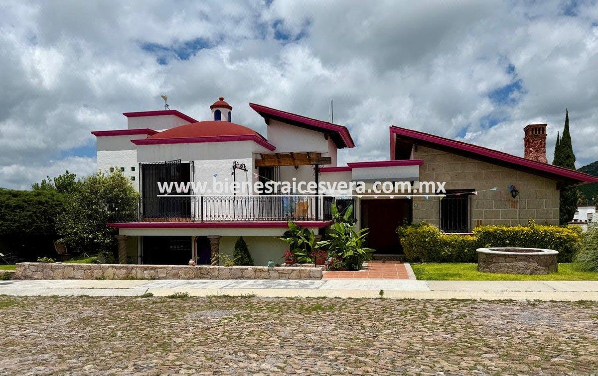 Casa en Venta en Bernal en el Fracc. Jardines de la Peña. Rouz