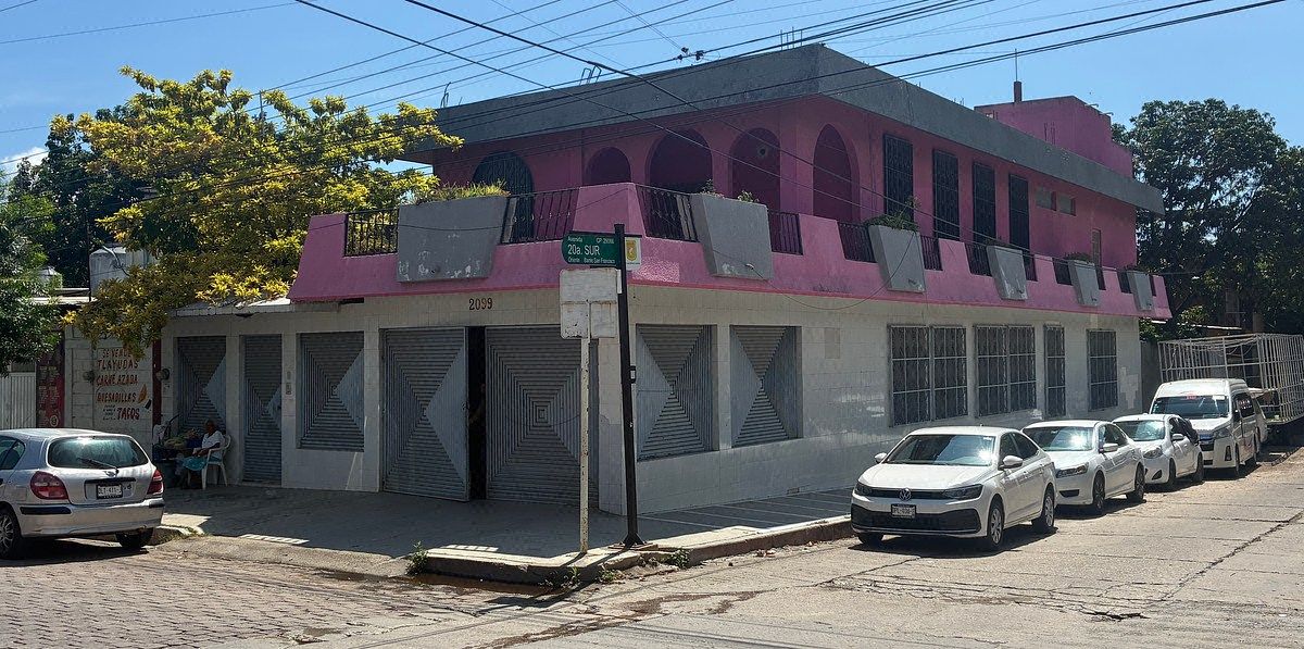 Se vende casa en esquina de la col. san francisco con gran potencial para comerc