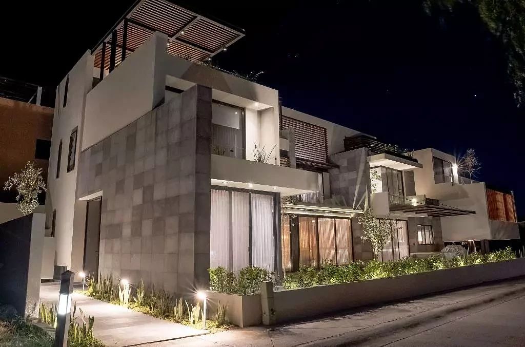 Bright House 6, photo 6 of 16