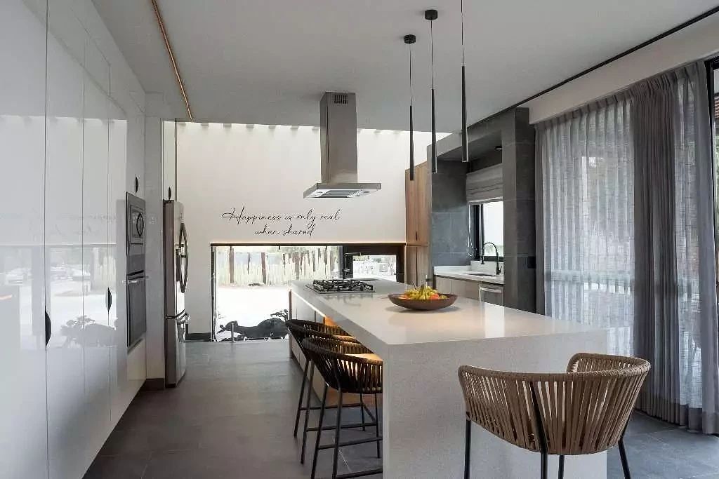 Bright House 14, photo 14 of 16