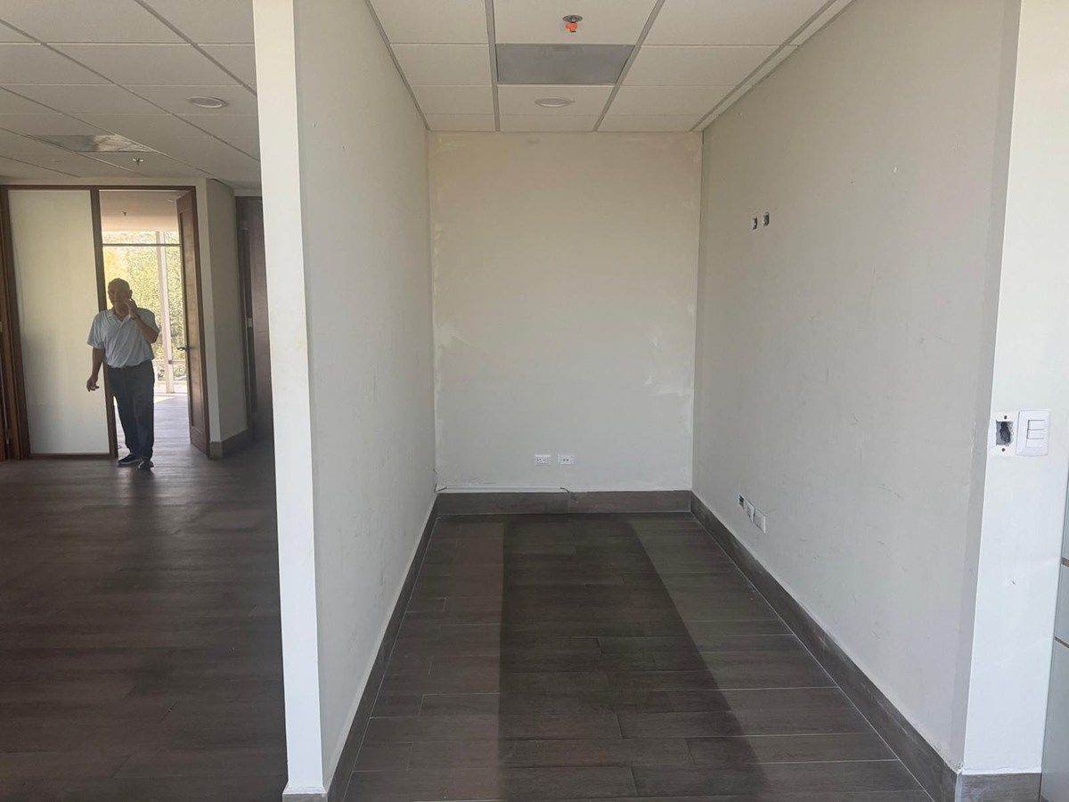 Sala Comercial em Lomas Del Valle, San Pedro Garza García, foto 13 de 17