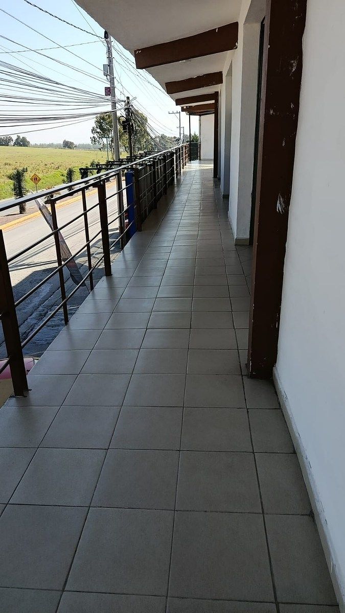 🏢 LOCAL EN RENTA SOBRE AV. CALIMAYA 📍, foto 1 de 4