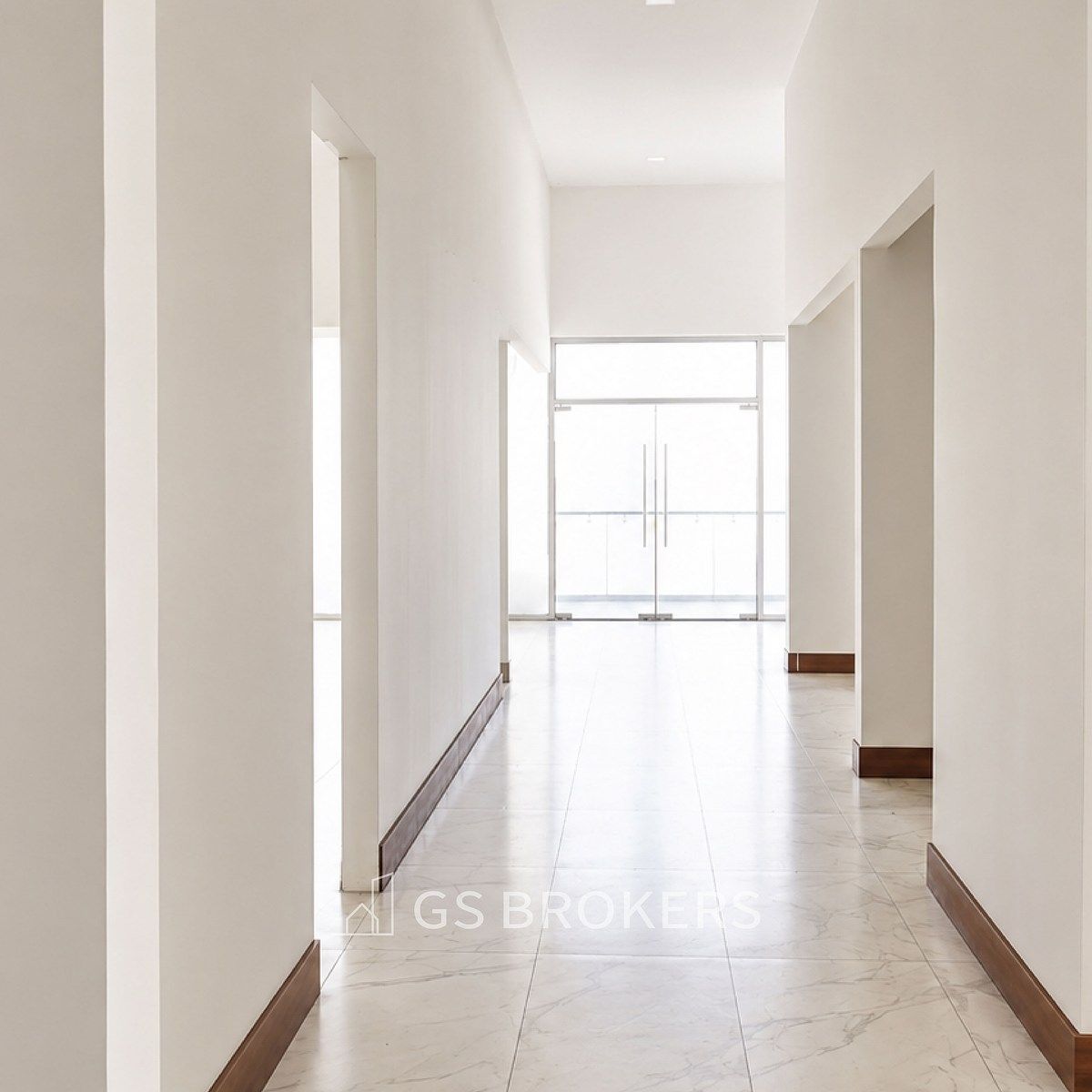 Local Comercial 36 en Venta | Silver Center -Technology Park