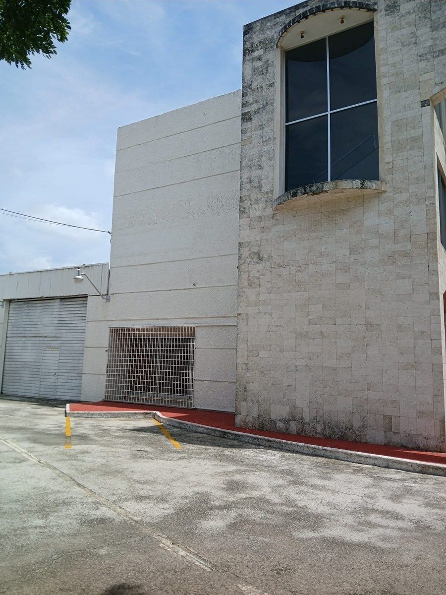 Industrial Warehouse in 60 Norte, Mérida, photo 3 of 17