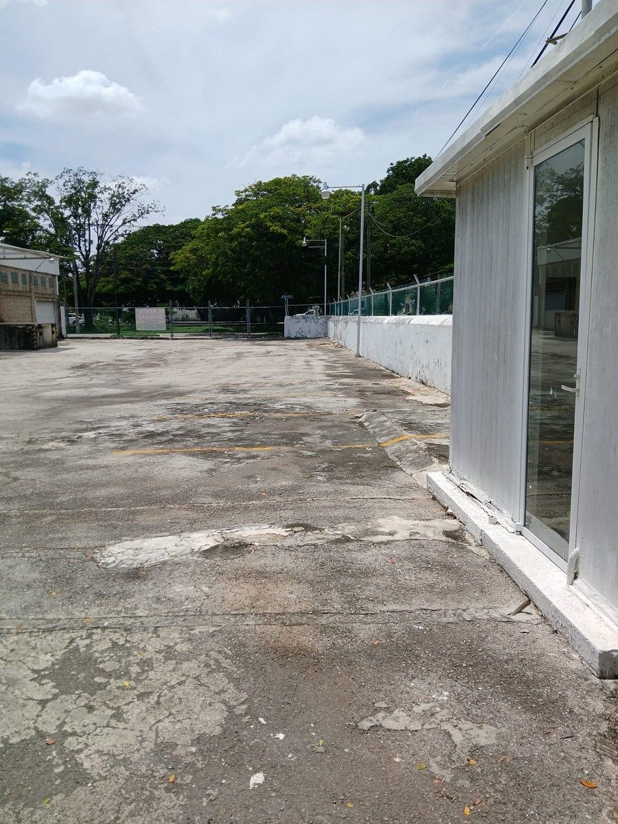 Industrial Warehouse in 60 Norte, Mérida, photo 5 of 17
