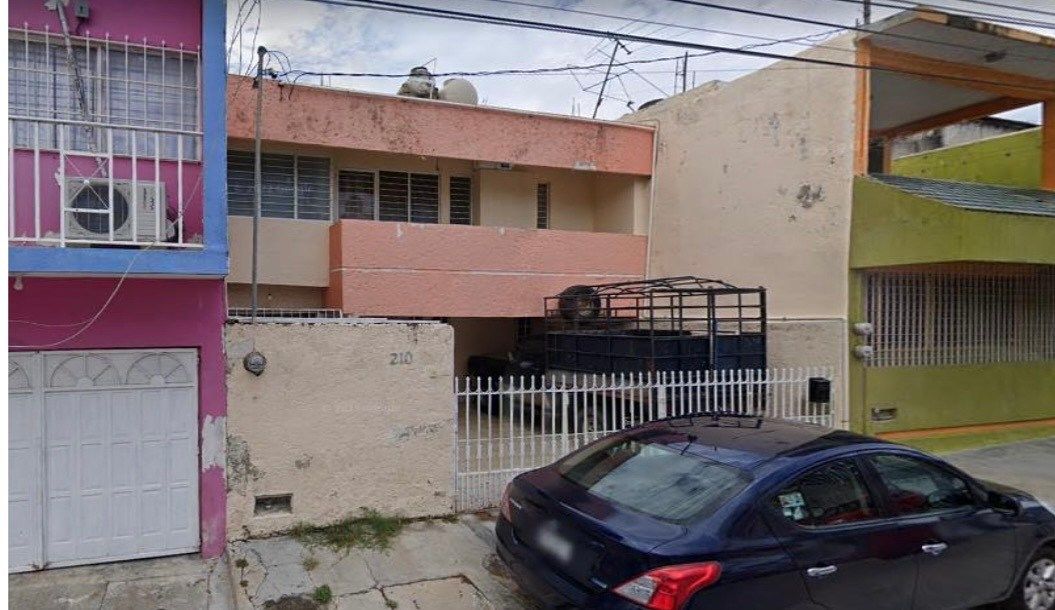 FOR SALE HOUSE COL. BUROCRÁTICA MAYA TUXTLA $2,000,000, photo 1 of 6