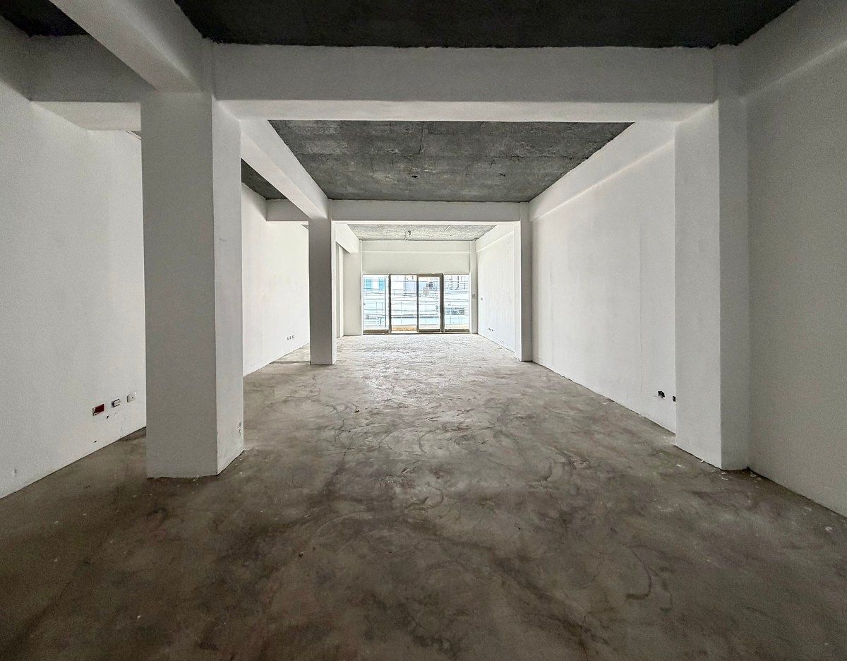 LOCAL COMERCIAL DE 70 M² EN PARAÍSO, foto 1 de 2