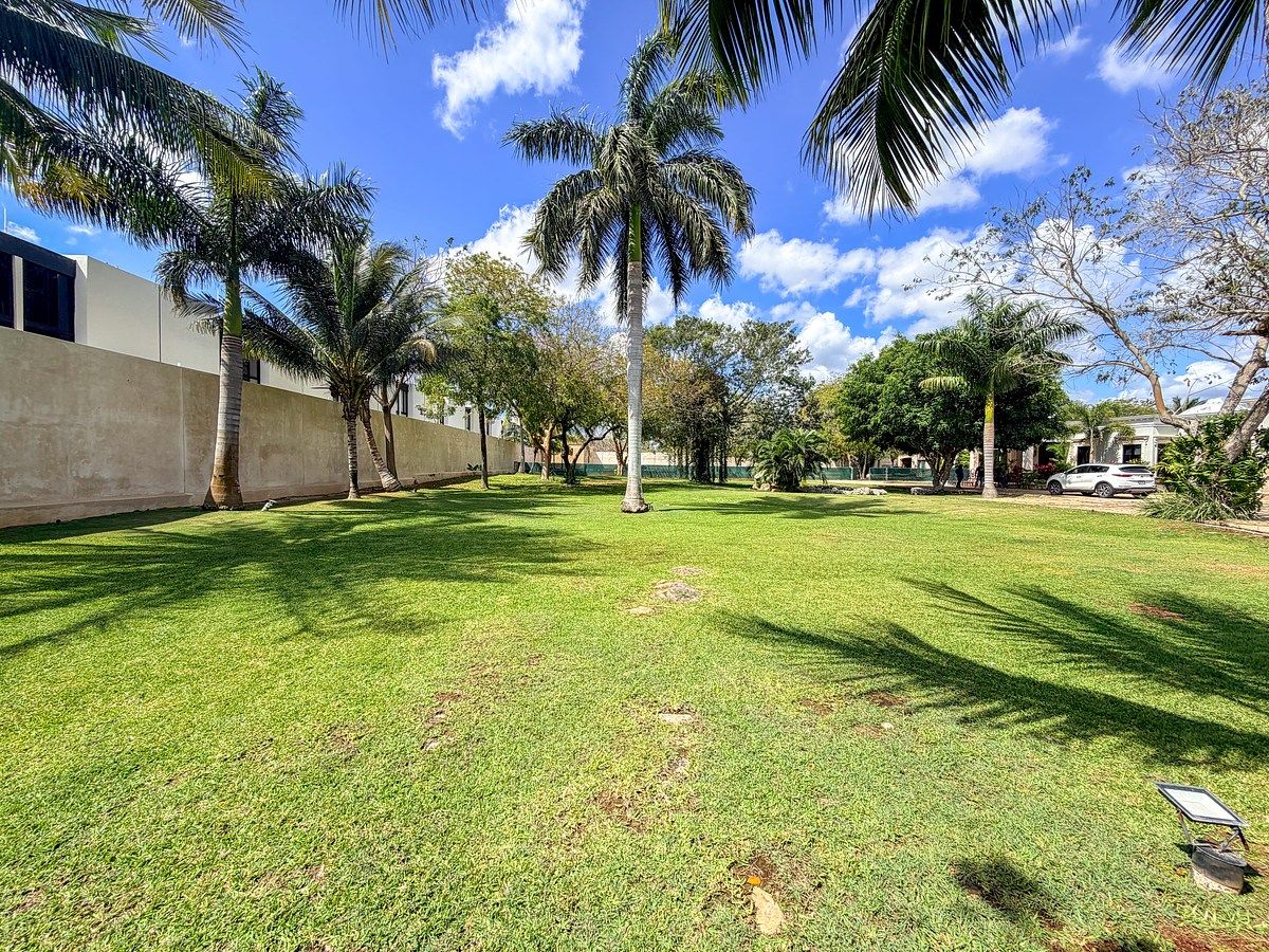 TERRENO À VENDA EM DZITYÁ COM 1.619,73 M² E AMPLA FRENTE, foto 1 de 12