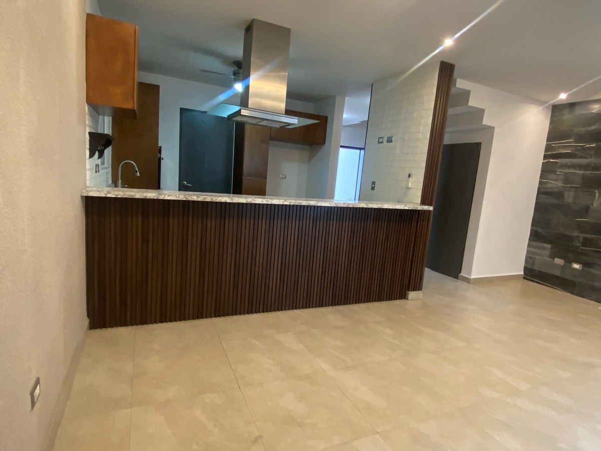 Casa em Pedregal la Huasteca, Santa Catarina, foto 2 de 14