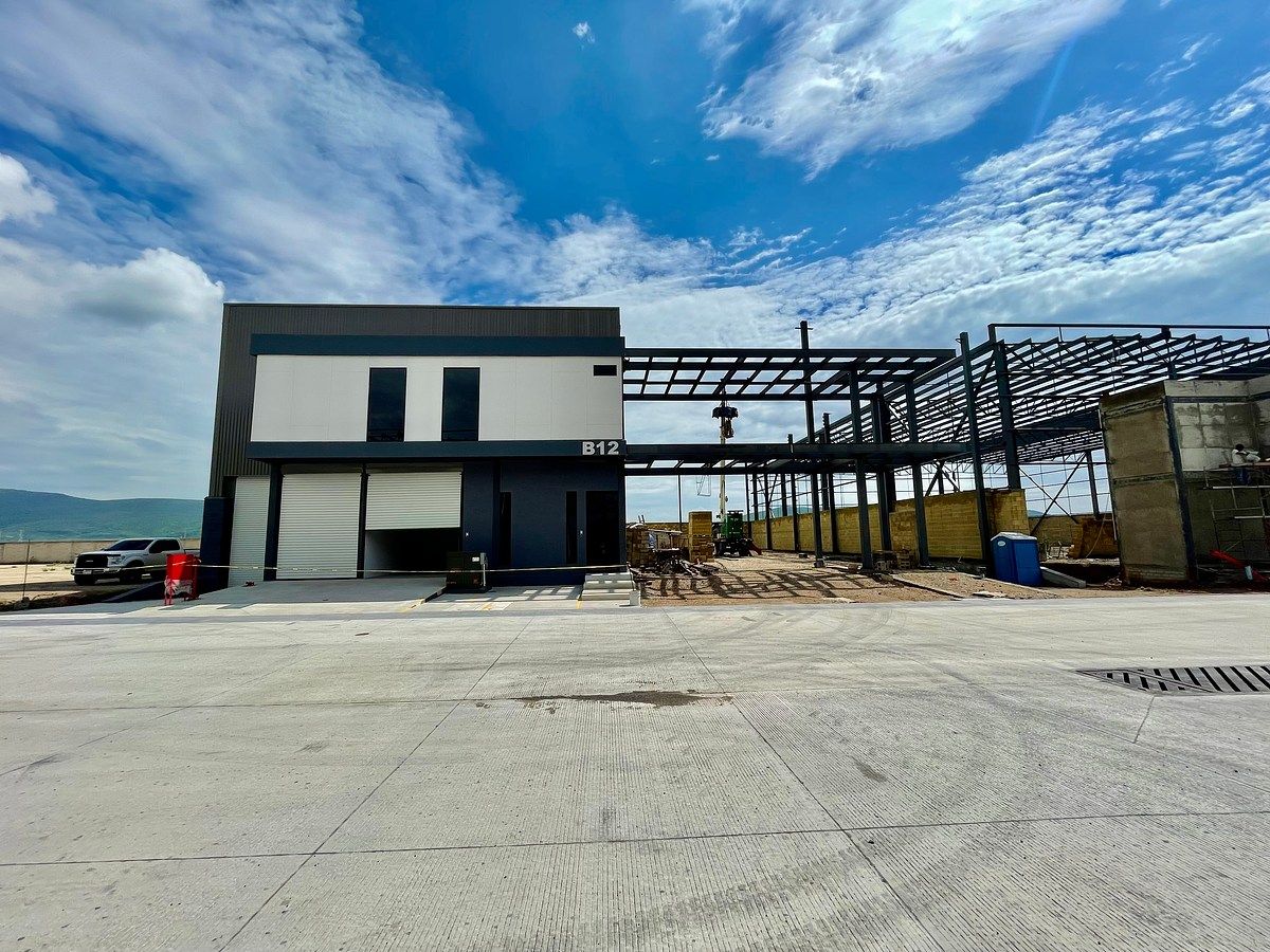 Bodega comercial en Santa Cruz de las Flores, Tlajomulco de Zúñiga, foto 2 de 17
