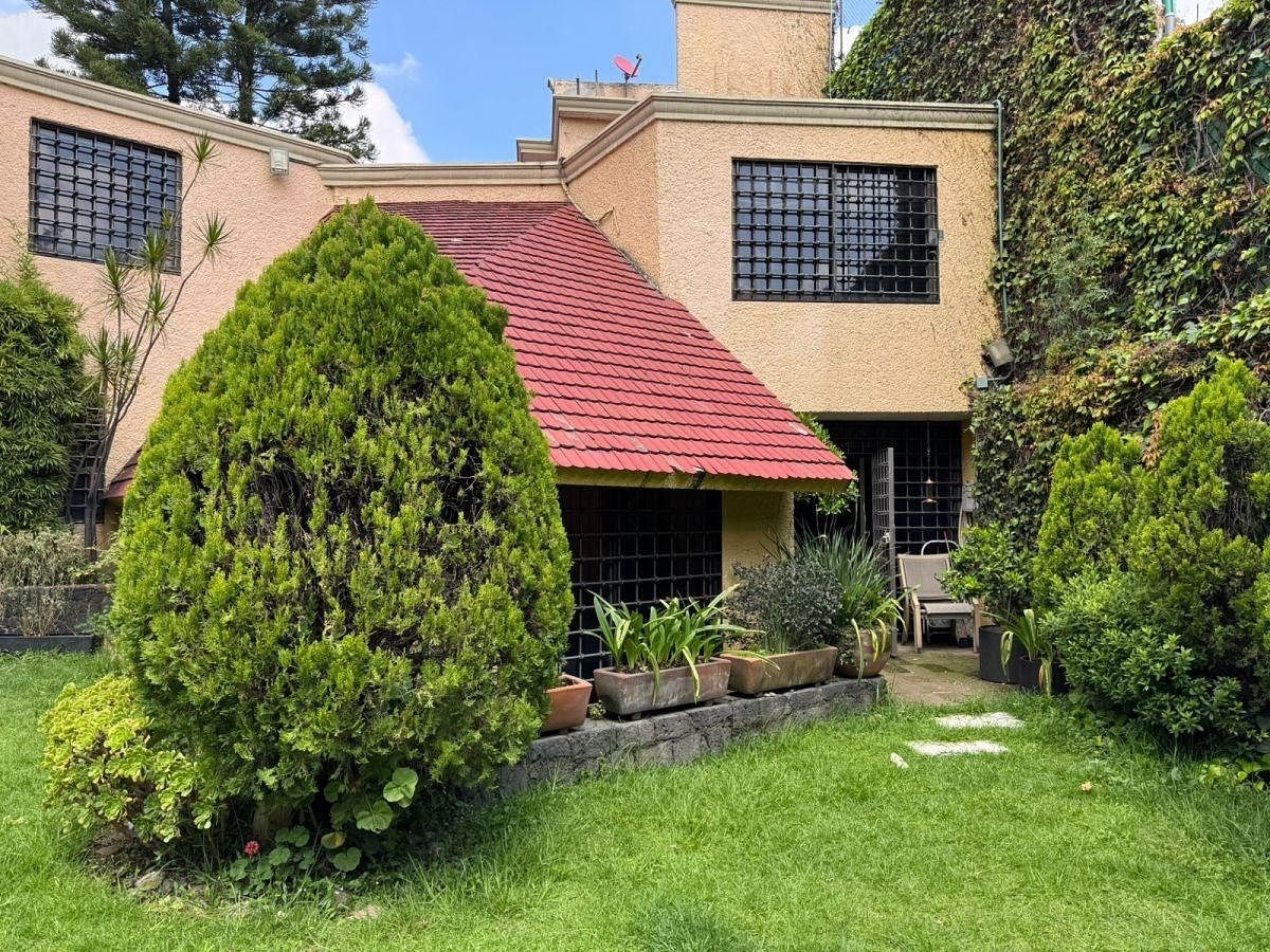 Residência em Fuentes del Pedregal, foto 1 de 18