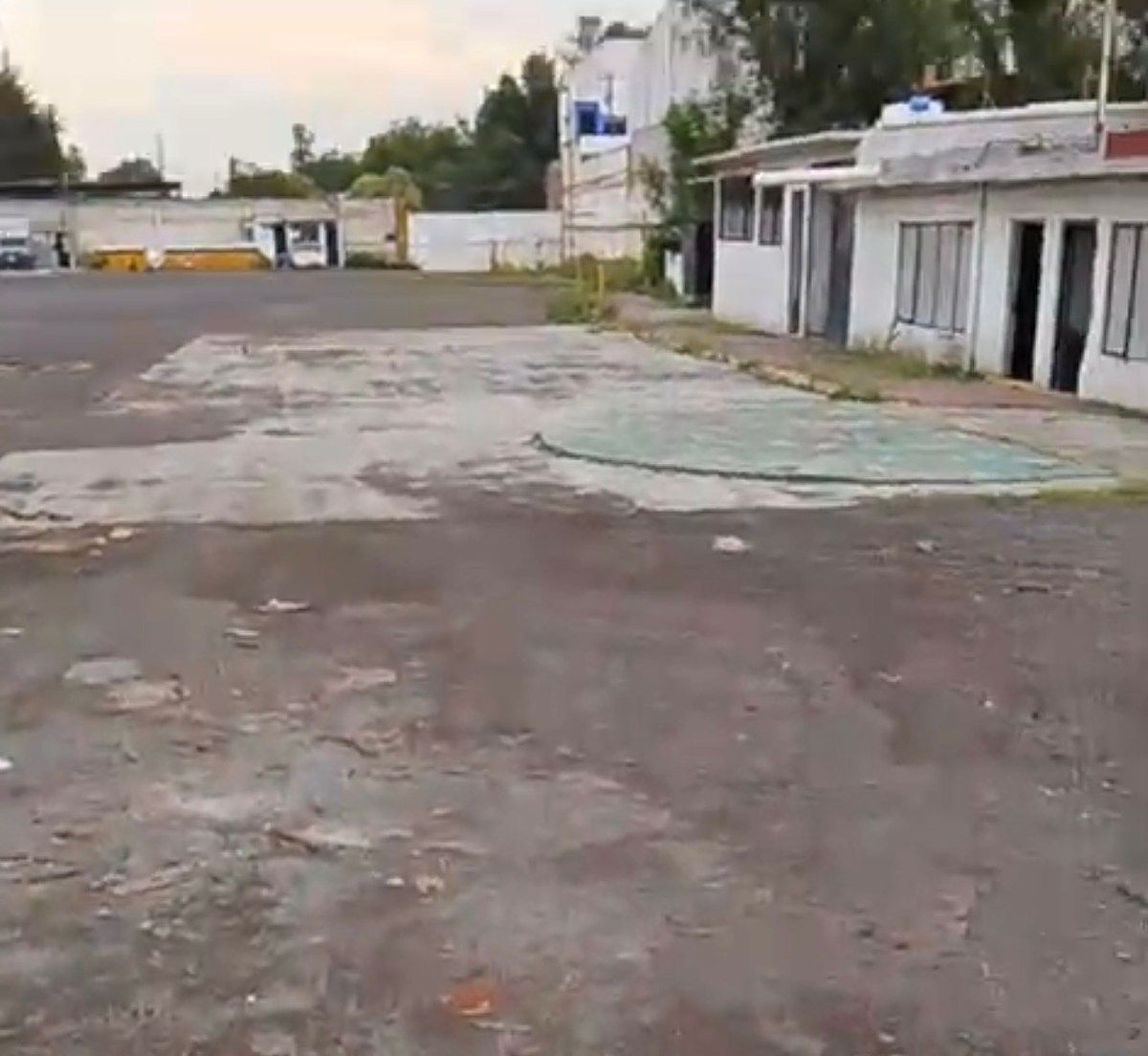 Armazém ou escritórios 1000 m² para alugar 7000 m² de terreno, foto 1 de 11