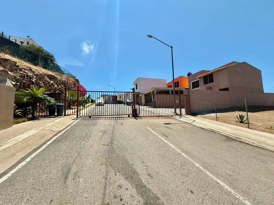 HOUSE FOR RENT IN PRIVATE PUERTA DEL MAR, photo 1 of 26