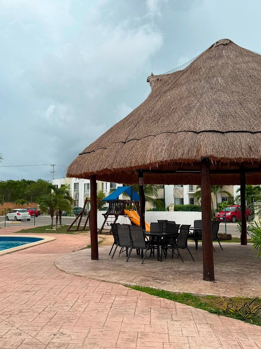 HOUSE FOR SALE IN PLAYA DEL CARMEN 3 BEDROOMS 2.5 BATHROOMS, photo 1 of 28