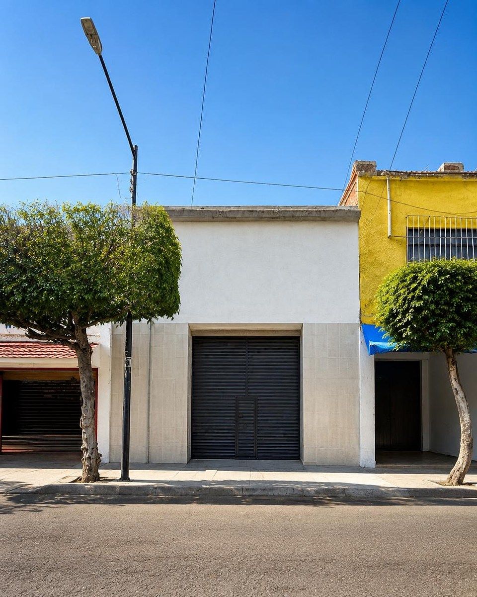Armazém para alugar/vender, foto 1 de 6