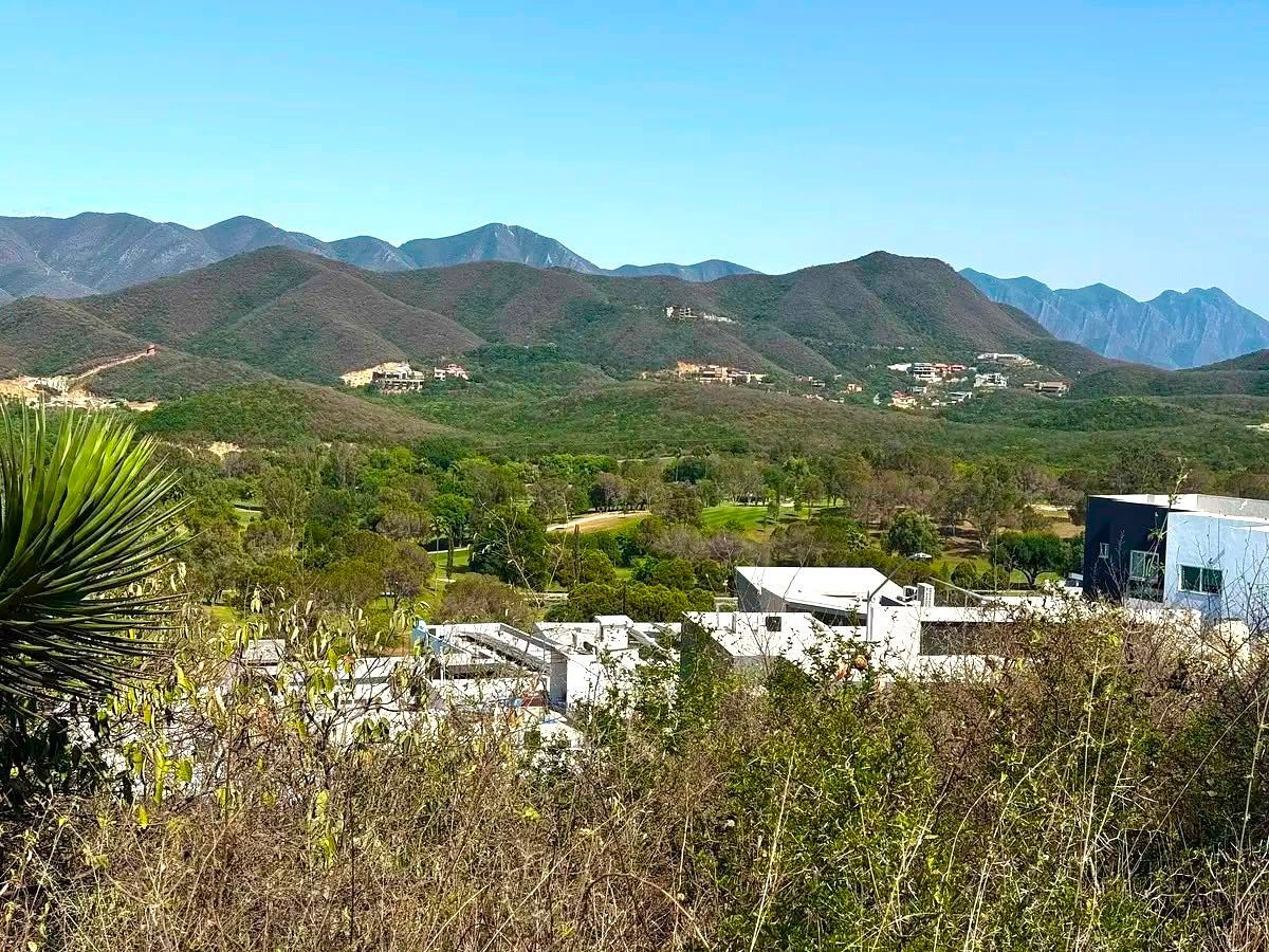 Land for SALE Sierra Alta 9 sector, south of Monterrey, photo 1 of 4