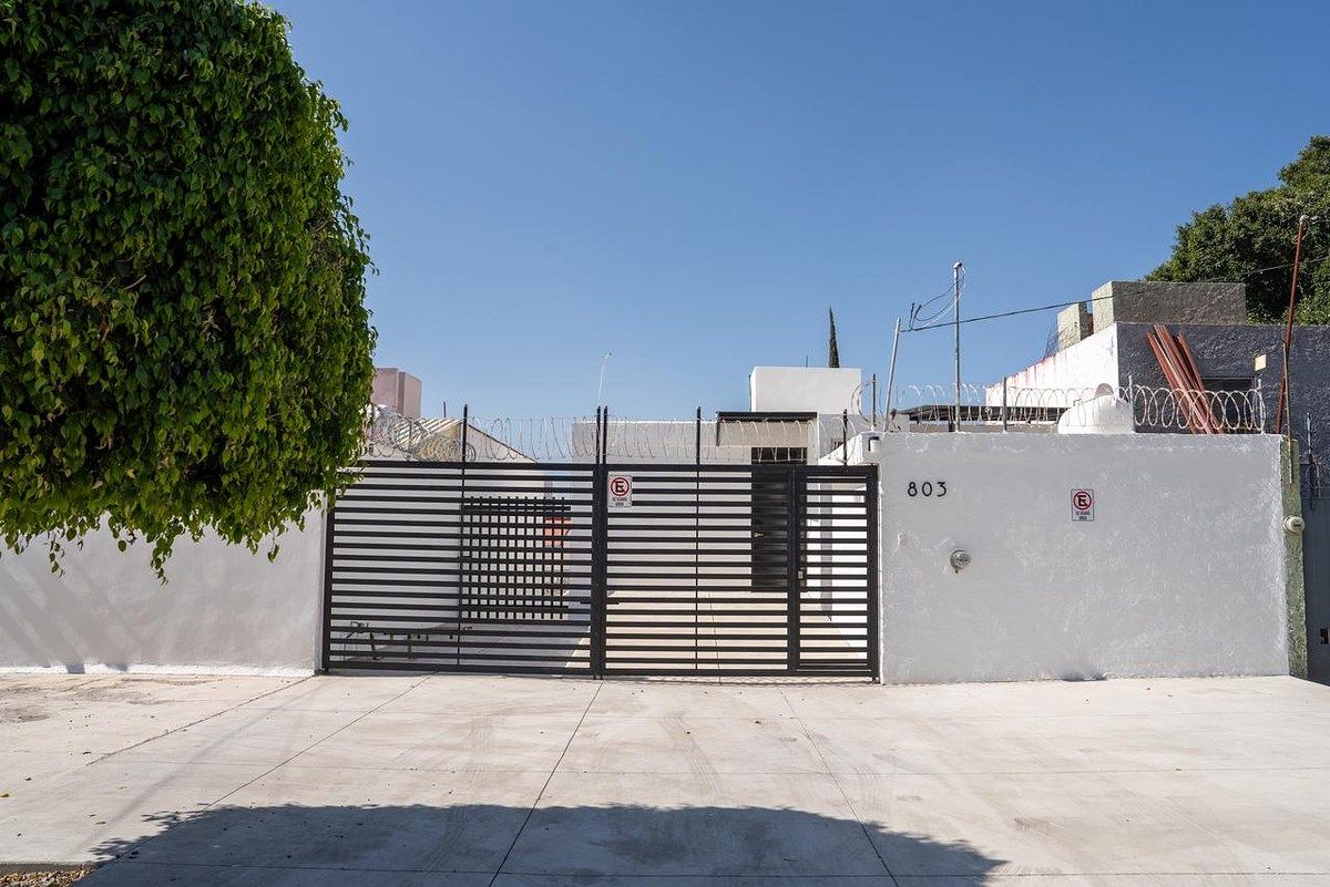 CASA À VENDA EM ARBOLEDAS, foto 1 de 34