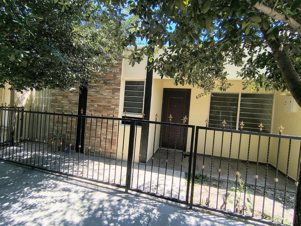 Fachada Principal, foto 1 de 12
