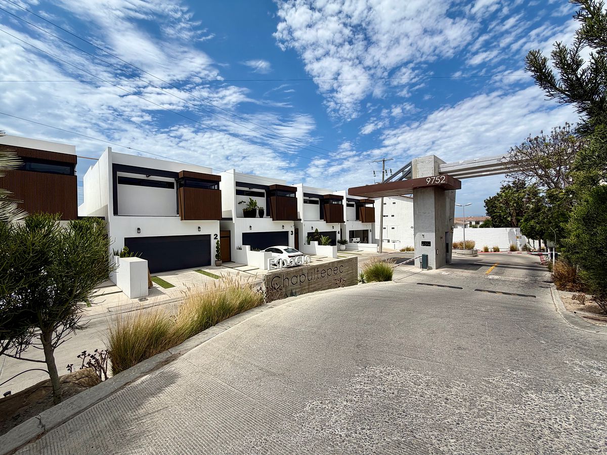 House in Gated Community in Chula Vista, Tijuana, photo 3 of 36