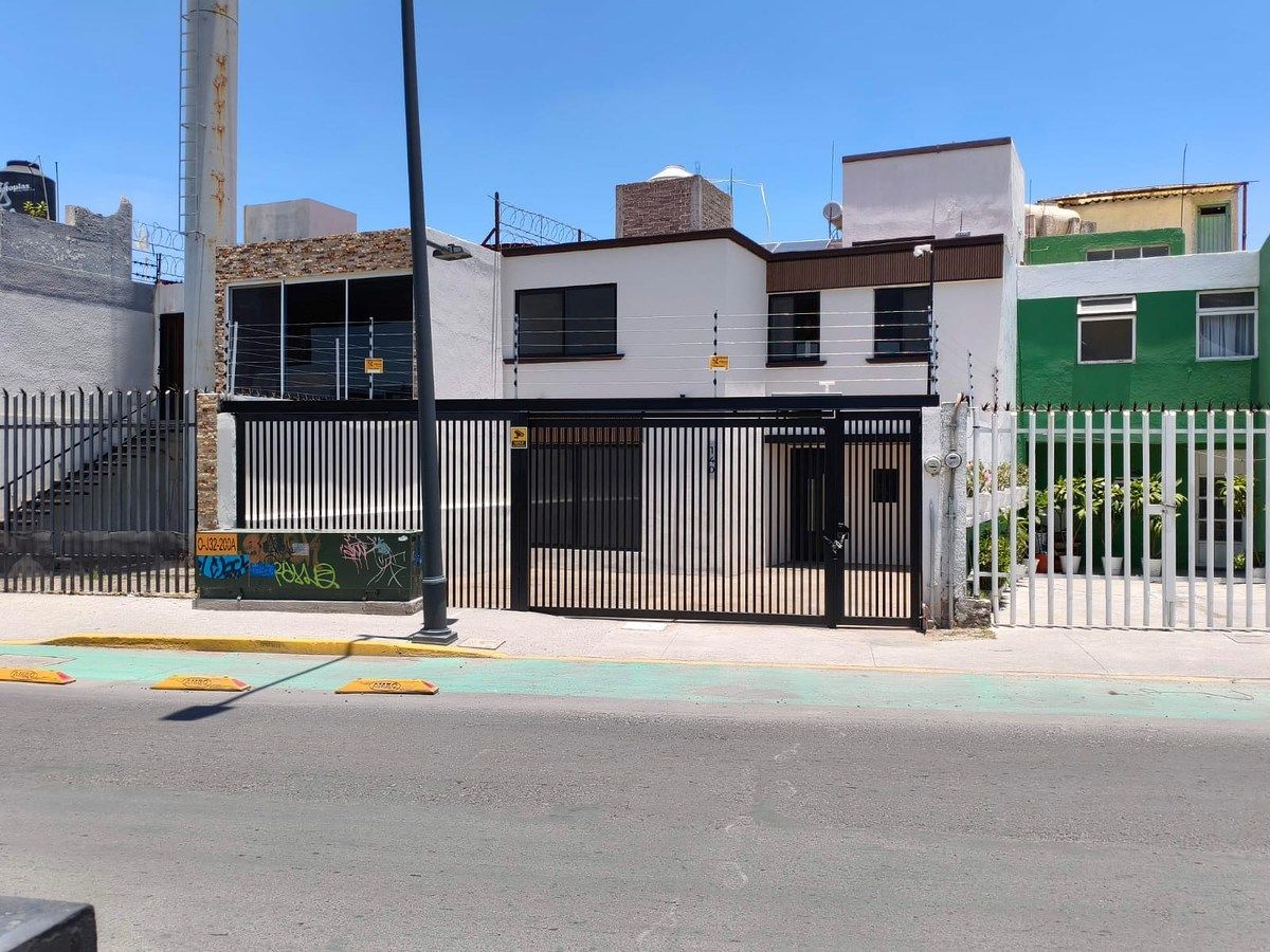 ALUGUEL DE CASA COM USO COMERCIAL NA 5 DE FEVEREIRO, foto 1 de 17