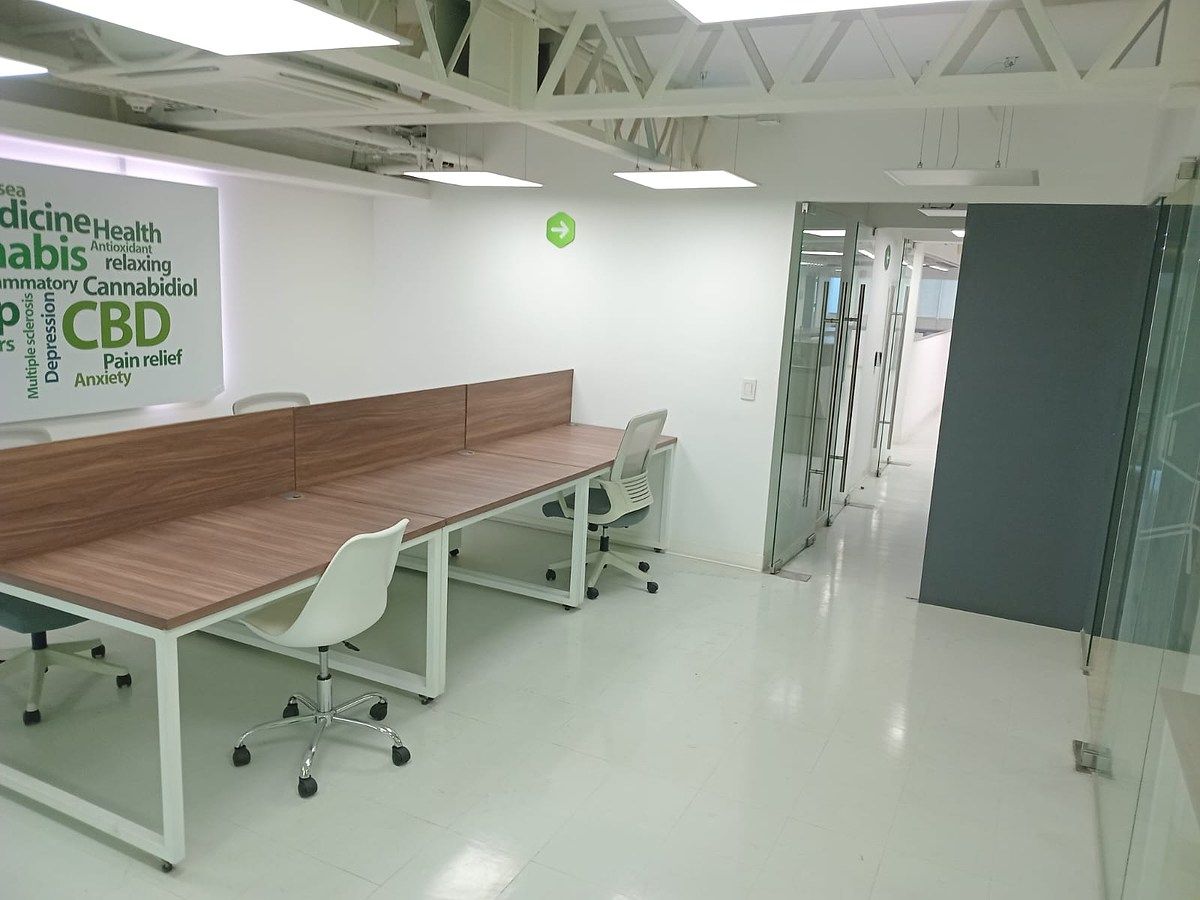 OFICINA ACONDICIONADA EN RENTA SOBRE INSURGENTES — 389 M², foto 1 de 5