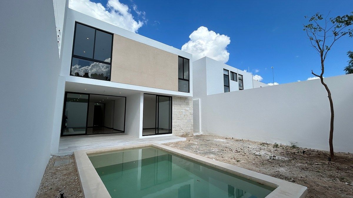 CASA EN VENTA EN TEMOZÓN NORTE | PRIVADA | 3 RECAMARAS CON PISCINA Y JARDÍN - foto 4