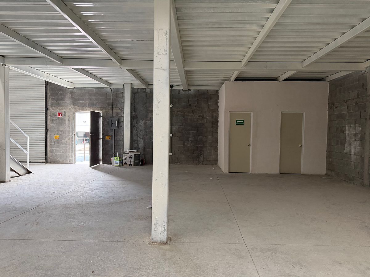 Industrial Warehouse in Parque Industrial la Puerta, Santa Catarina, photo 4 of 6