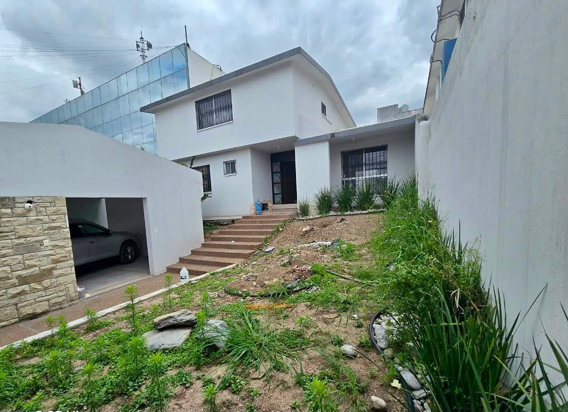 Casa com uso comercial em Las Cumbres 2 Sector, Monterrey, foto 3 de 11