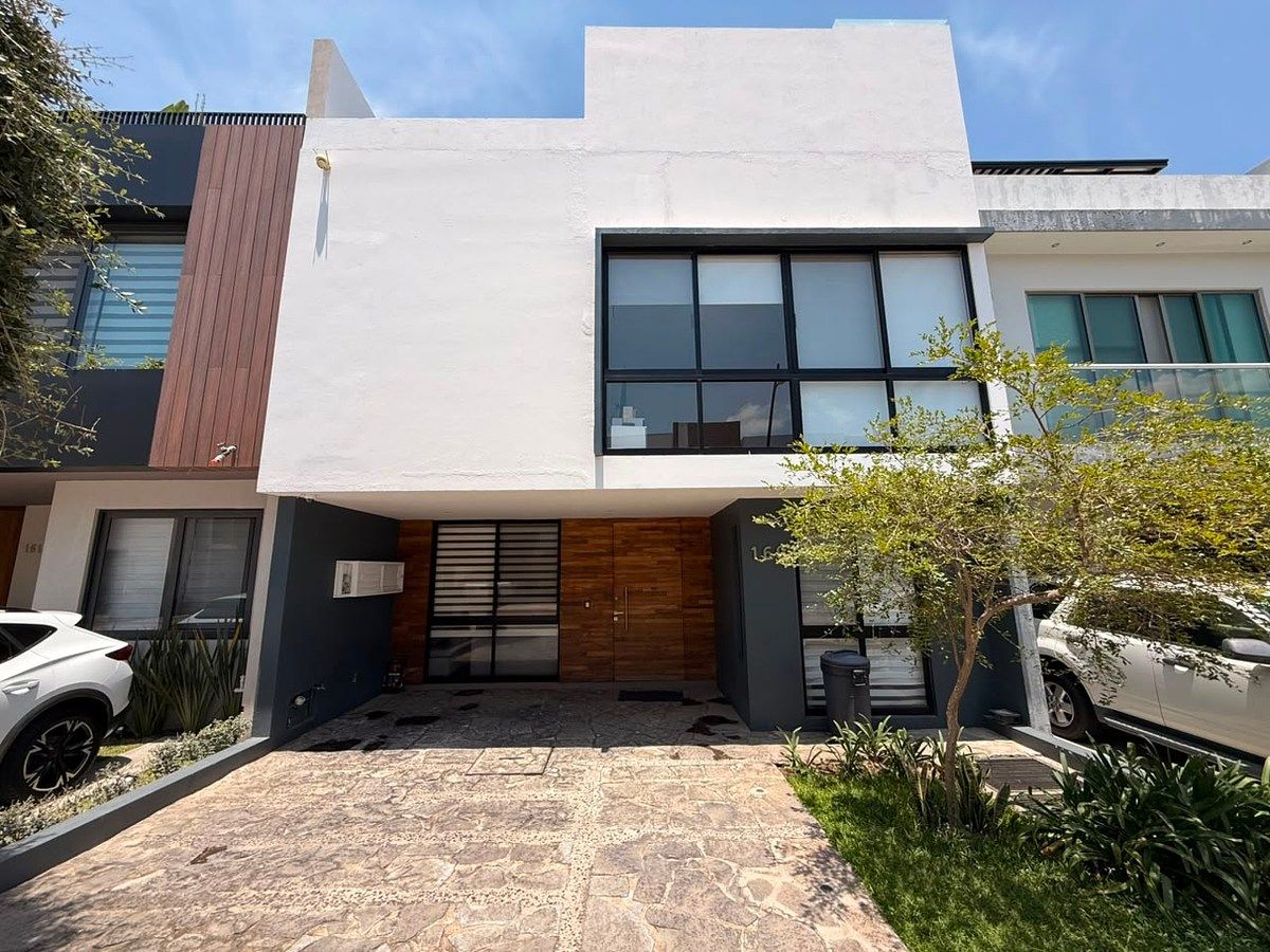 Casa à VENDA em SOLARES, foto 1 de 23
